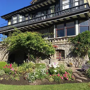Bed & Breakfast Prior Castle, Victoria